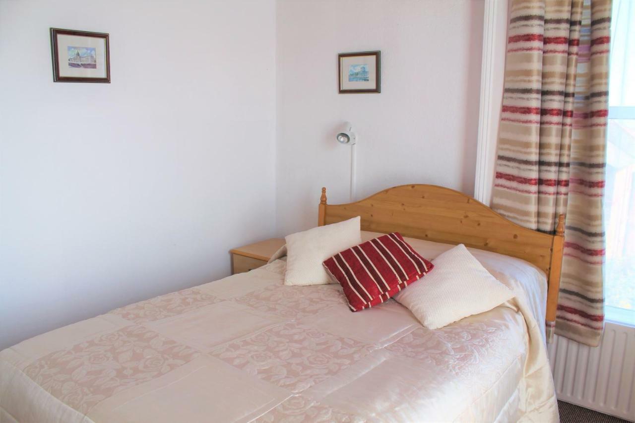 Ferry House Bed & Breakfast Дун-Лэаре Экстерьер фото